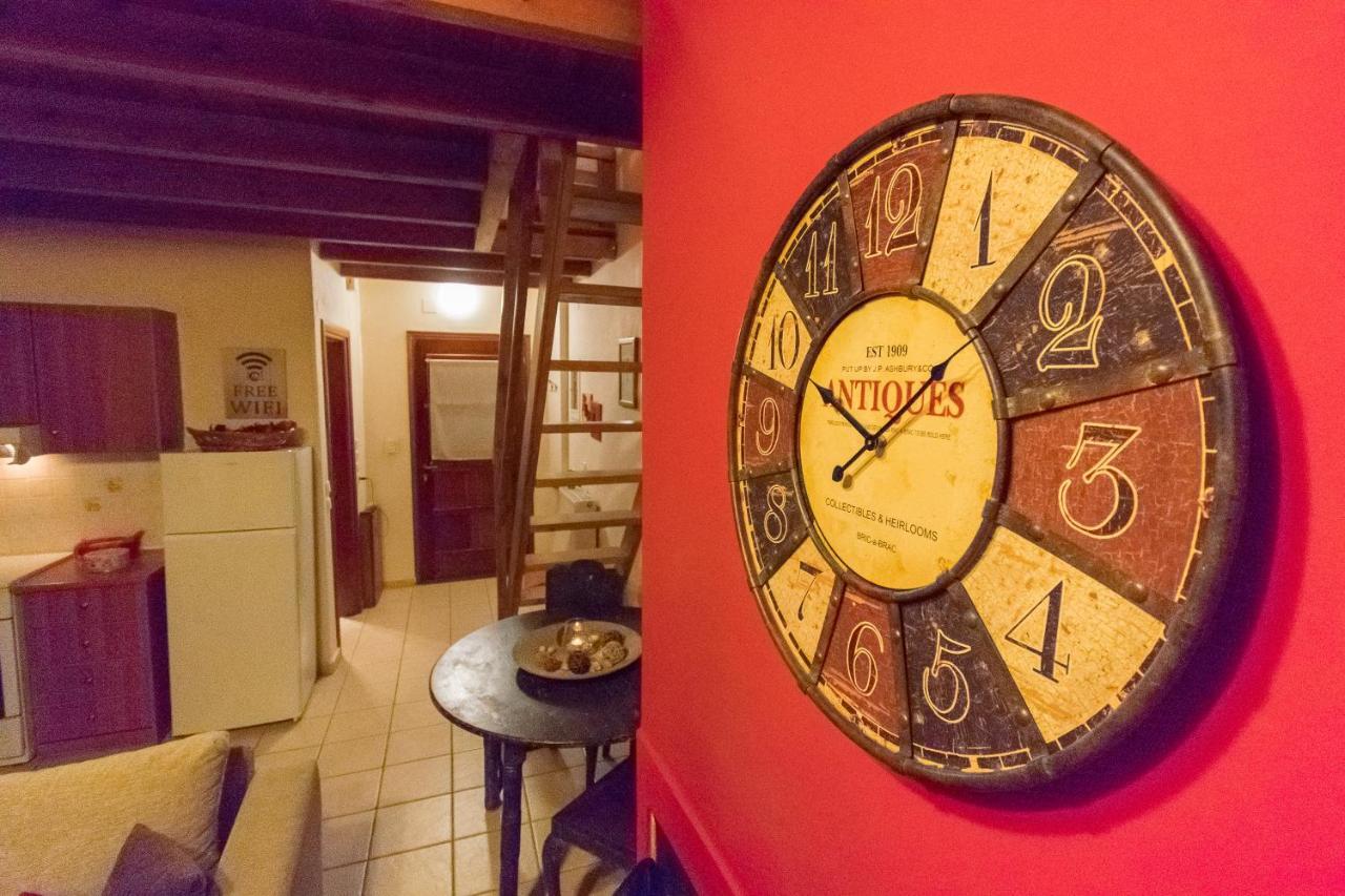 Katsarou Apartment